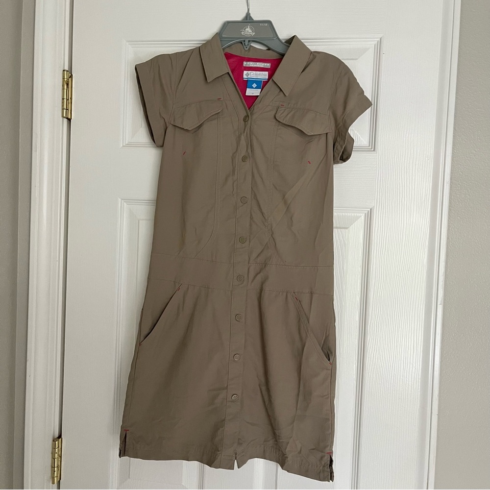 Columbia Girls size M Taupe Short-Sleeve Snap Button Dress